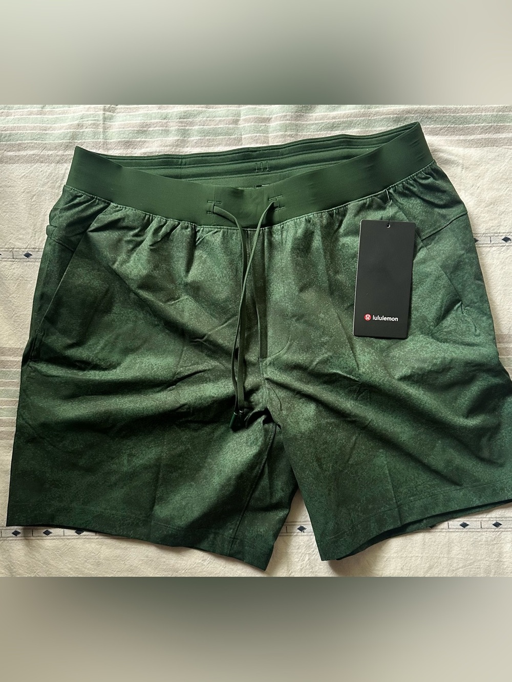 Lululemon Zeroed in Short 7”